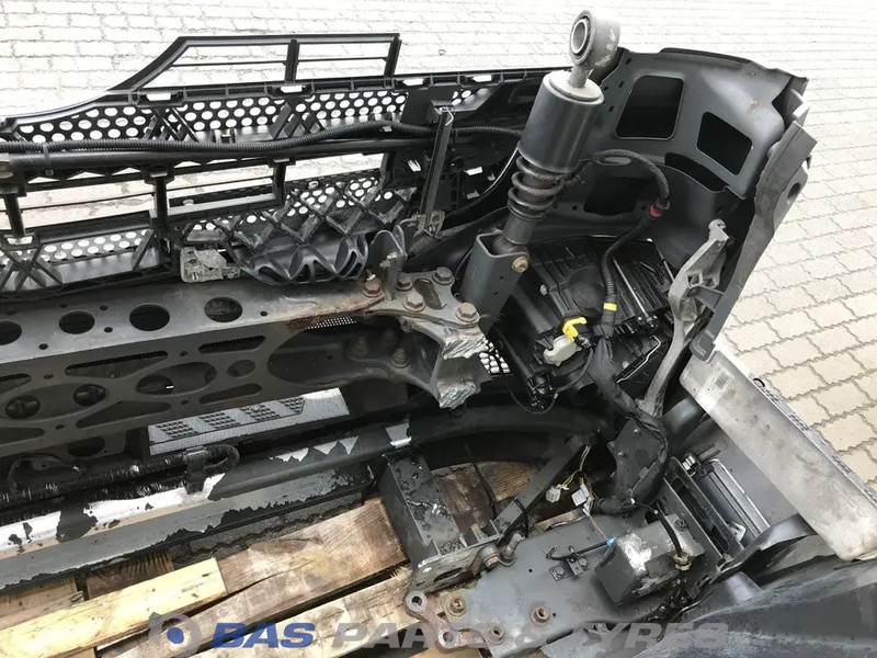 Mercedes-Benz Antos MP4 - Bumper for Truck: picture 5 Mercedes-Benz Antos MP4 - Bumper for Truck: picture 5