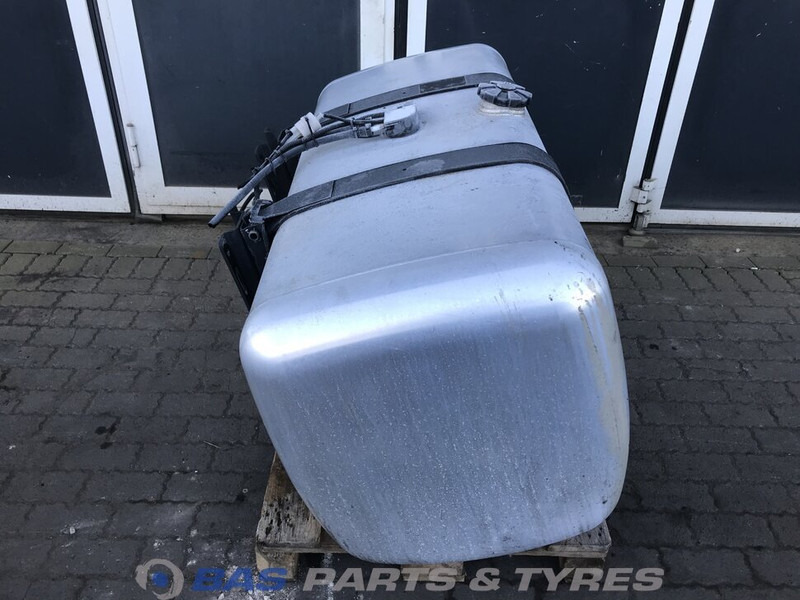 Mercedes-Benz Brandstoftank Mercedes 570 Liter A 960 475 27 03 - Fuel tank for Truck: picture 2 Mercedes-Benz Brandstoftank Mercedes 570 Liter A 960 475 27 03 - Fuel tank for Truck: picture 2