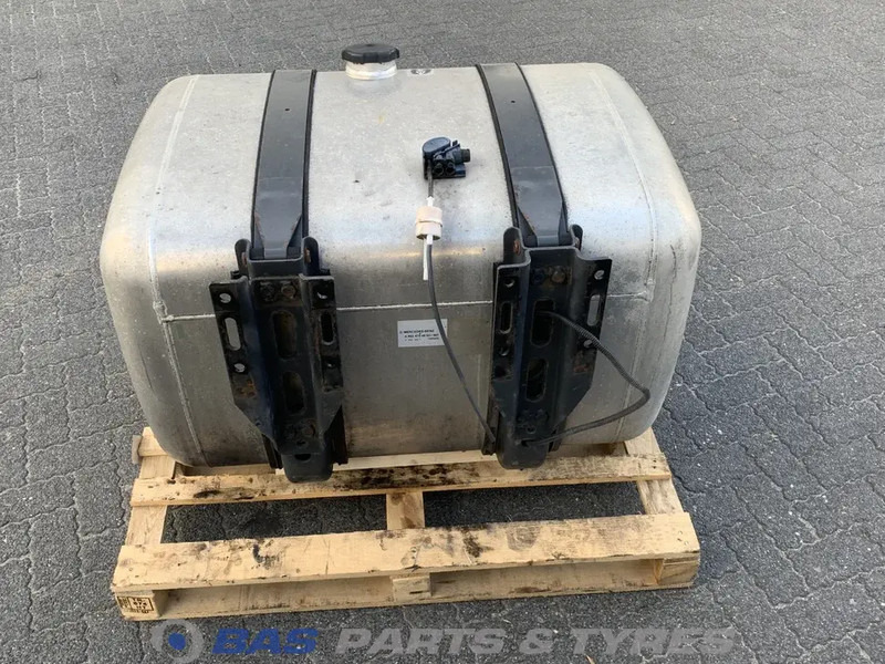 Mercedes-Benz - Fuel tank for Truck: picture 3 Mercedes-Benz - Fuel tank for Truck: picture 3