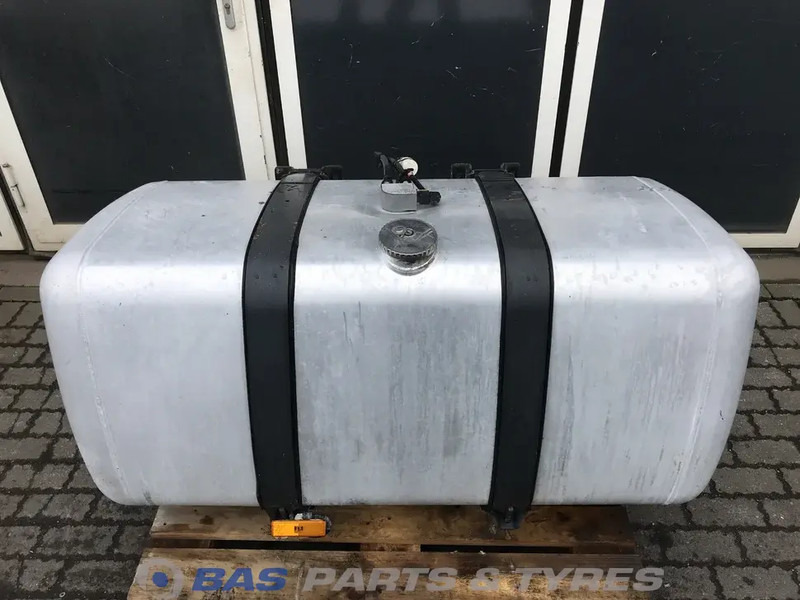 Mercedes-Benz - Fuel tank for Truck: picture 1 Mercedes-Benz - Fuel tank for Truck: picture 1