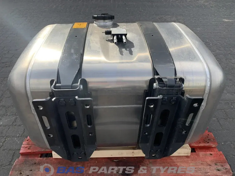 Mercedes-Benz - Fuel tank for Truck: picture 3 Mercedes-Benz - Fuel tank for Truck: picture 3