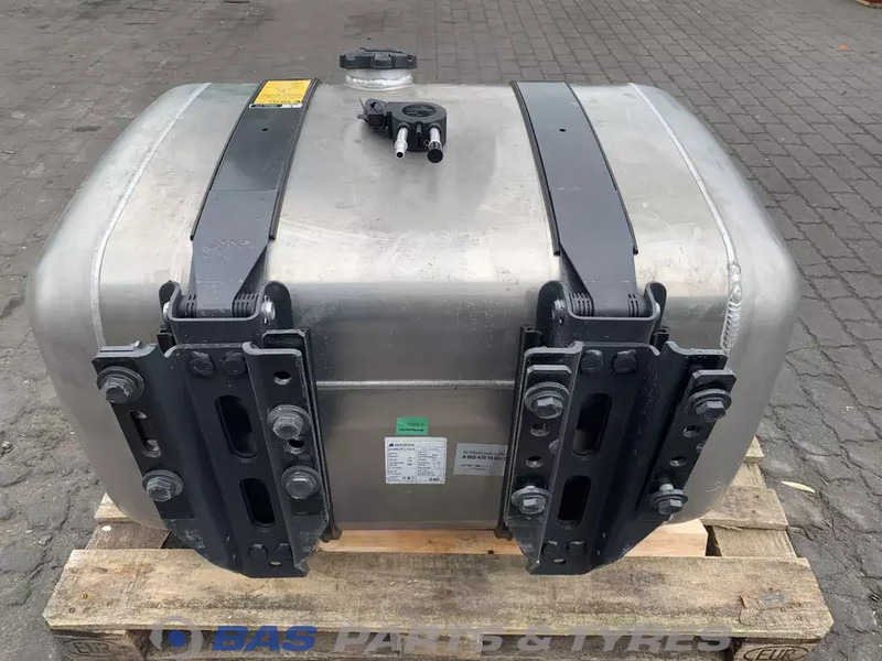 Mercedes-Benz - Fuel tank for Truck: picture 3 Mercedes-Benz - Fuel tank for Truck: picture 3