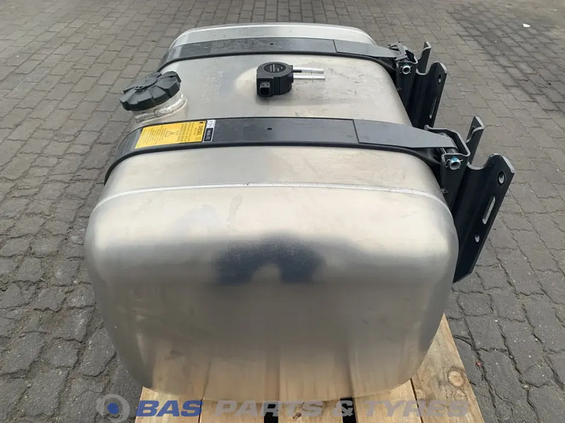 Mercedes-Benz - Fuel tank for Truck: picture 2 Mercedes-Benz - Fuel tank for Truck: picture 2