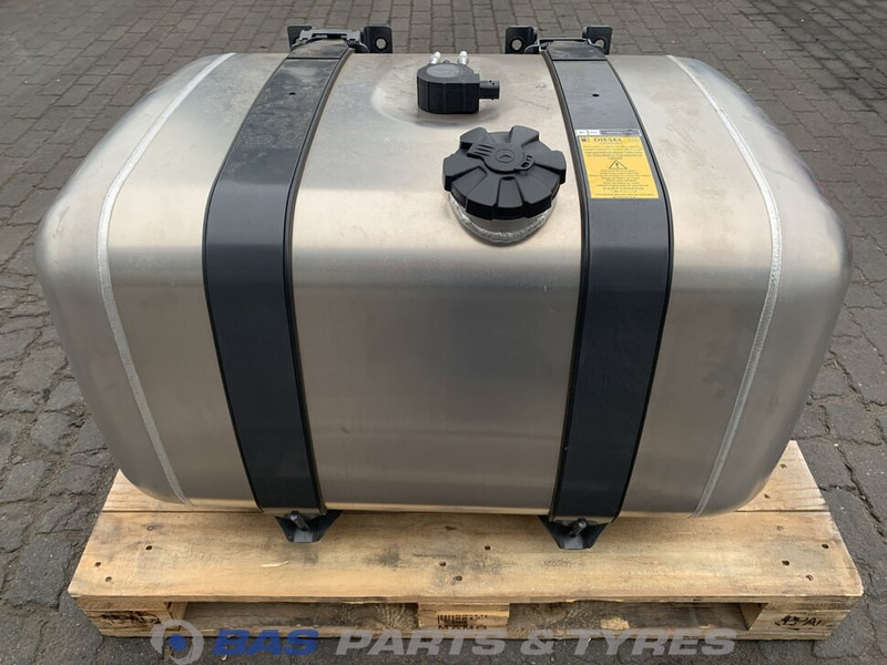 Mercedes-Benz - Fuel tank for Truck: picture 1 Mercedes-Benz - Fuel tank for Truck: picture 1