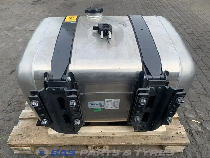 Mercedes-Benz - Fuel tank for Truck: picture 3 Mercedes-Benz - Fuel tank for Truck: picture 3