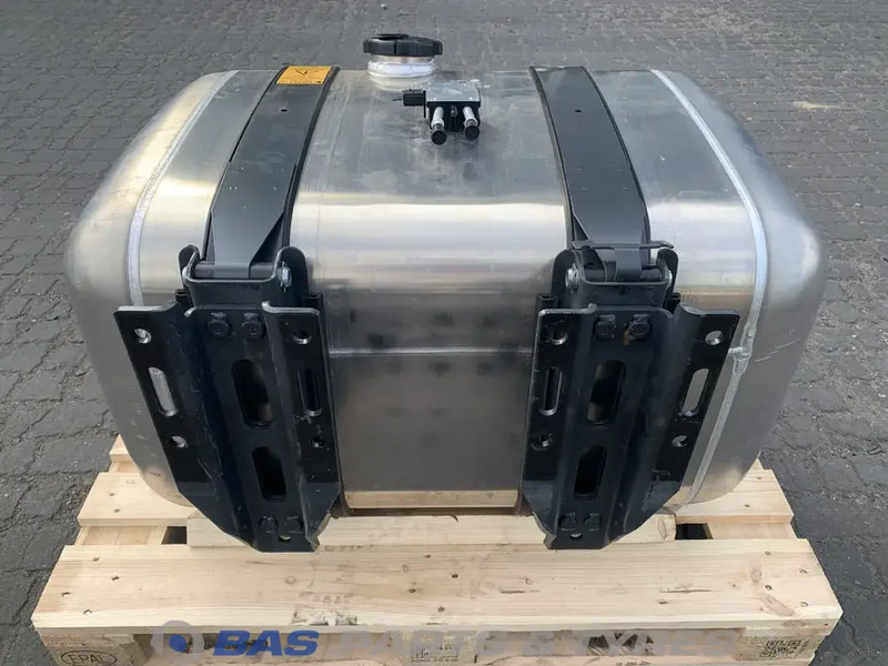 Mercedes-Benz - Fuel tank for Truck: picture 3 Mercedes-Benz - Fuel tank for Truck: picture 3
