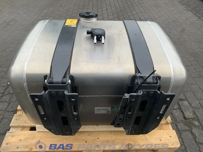 Mercedes-Benz - Fuel tank for Truck: picture 3 Mercedes-Benz - Fuel tank for Truck: picture 3