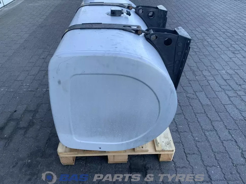 Renault Brandstoftank Renault 530 Liter G0000126 - Fuel tank for Truck: picture 4 Renault Brandstoftank Renault 530 Liter G0000126 - Fuel tank for Truck: picture 4