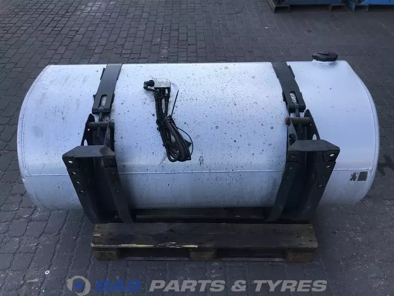 Renault - Fuel tank for Truck: picture 3 Renault - Fuel tank for Truck: picture 3