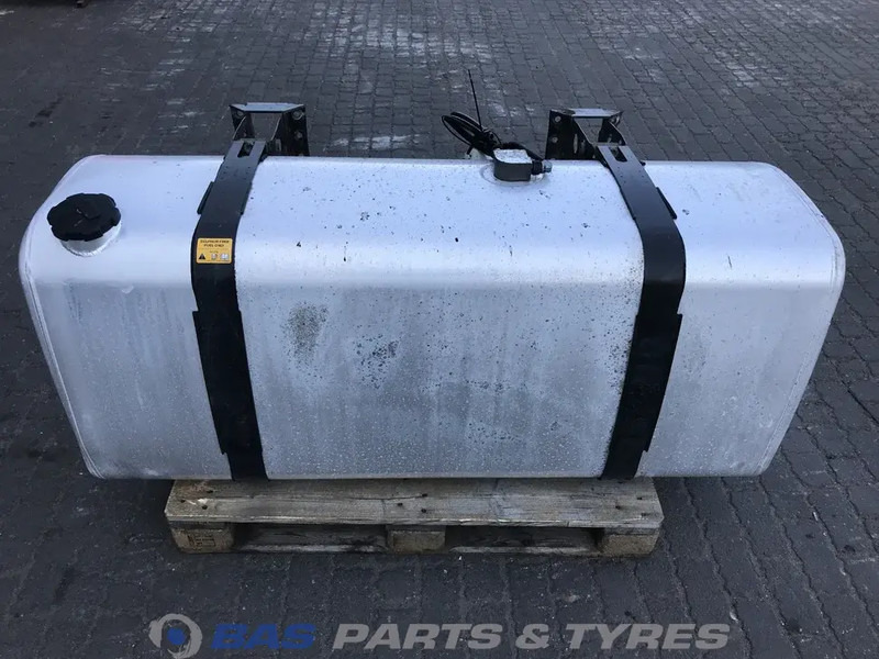 Renault - Fuel tank for Truck: picture 1 Renault - Fuel tank for Truck: picture 1