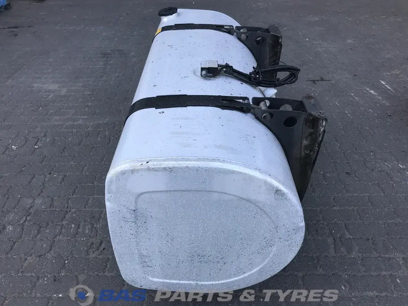 Renault - Fuel tank for Truck: picture 2 Renault - Fuel tank for Truck: picture 2