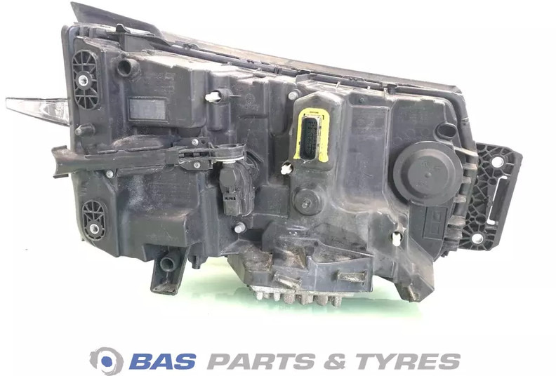 Renault T-Serie Evolution - Headlight for Truck: picture 2 Renault T-Serie Evolution - Headlight for Truck: picture 2