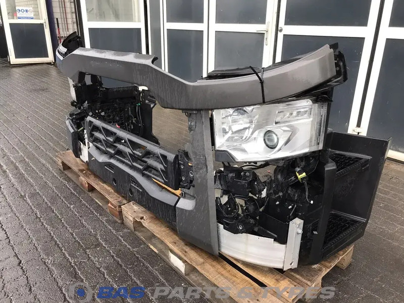 Renault T-Serie - Bumper for Truck: picture 2 Renault T-Serie - Bumper for Truck: picture 2