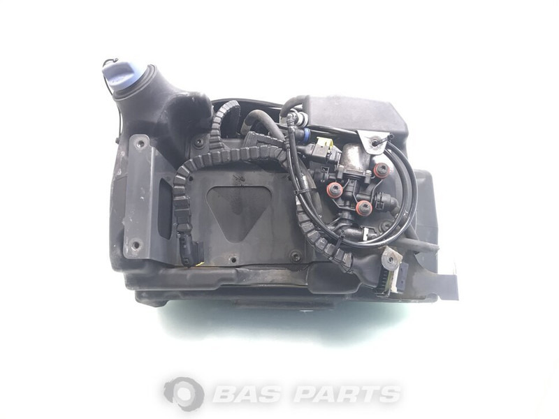 DAF DAF AdBlue tank 1981185 - Spare parts for Truck: picture 1 DAF DAF AdBlue tank 1981185 - Spare parts for Truck: picture 1