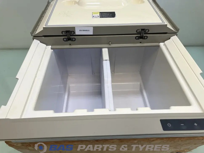 Volvo FH4 Koelkast Volvo 33 Liter 23834689 - Spare parts for Truck: picture 3 Volvo FH4 Koelkast Volvo 33 Liter 23834689 - Spare parts for Truck: picture 3