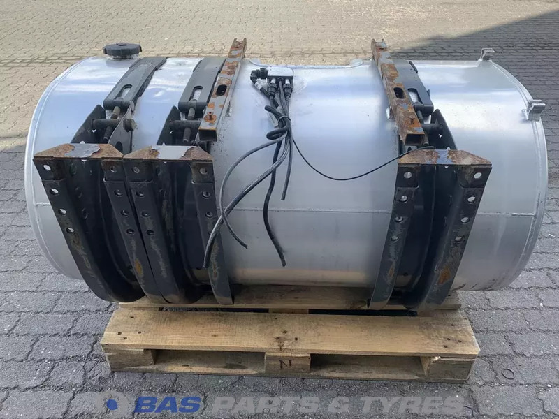 Volvo Brandstoftank Volvo 550 Liter G0000130 - Fuel tank for Truck: picture 3 Volvo Brandstoftank Volvo 550 Liter G0000130 - Fuel tank for Truck: picture 3