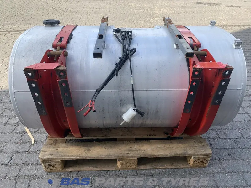 Volvo Brandstoftank Volvo 550 Liter G0000130 - Fuel tank for Truck: picture 4 Volvo Brandstoftank Volvo 550 Liter G0000130 - Fuel tank for Truck: picture 4