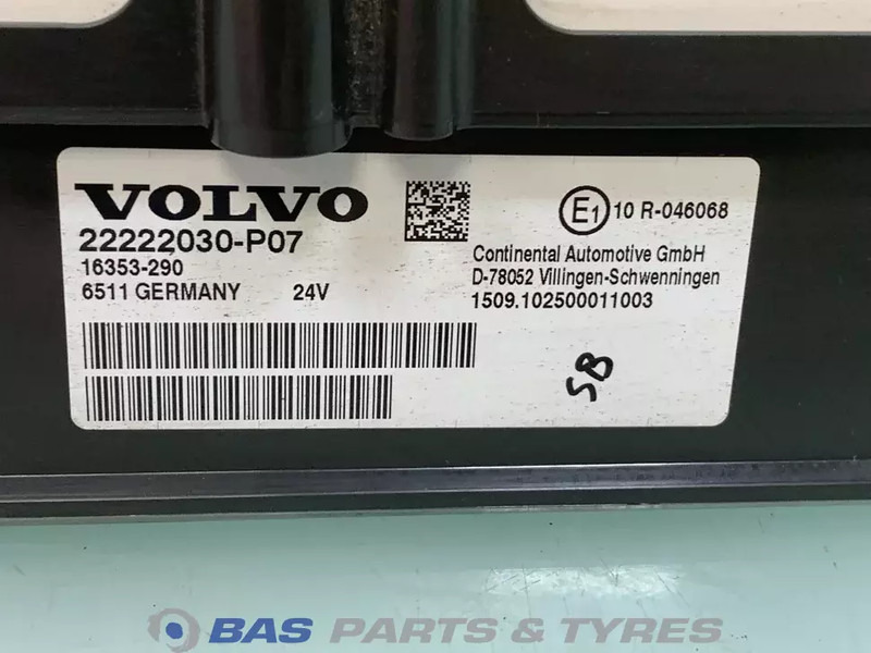 Volvo FH3 Instrumentenpaneel Volvo 21589170 - Dashboard for Truck: picture 2 Volvo FH3 Instrumentenpaneel Volvo 21589170 - Dashboard for Truck: picture 2