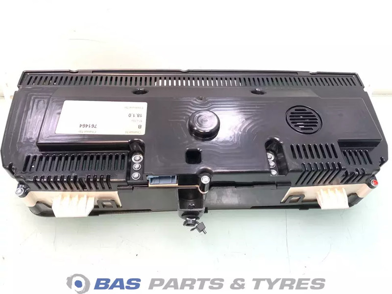 Volvo FH3 Instrumentenpaneel Volvo 21589170 - Dashboard for Truck: picture 2 Volvo FH3 Instrumentenpaneel Volvo 21589170 - Dashboard for Truck: picture 2