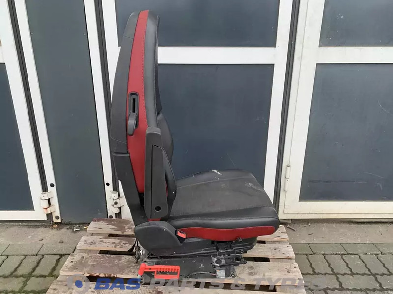 Volvo FH4 Bestuurdersstoel Volvo 21209356 - Seat for Truck: picture 4 Volvo FH4 Bestuurdersstoel Volvo 21209356 - Seat for Truck: picture 4