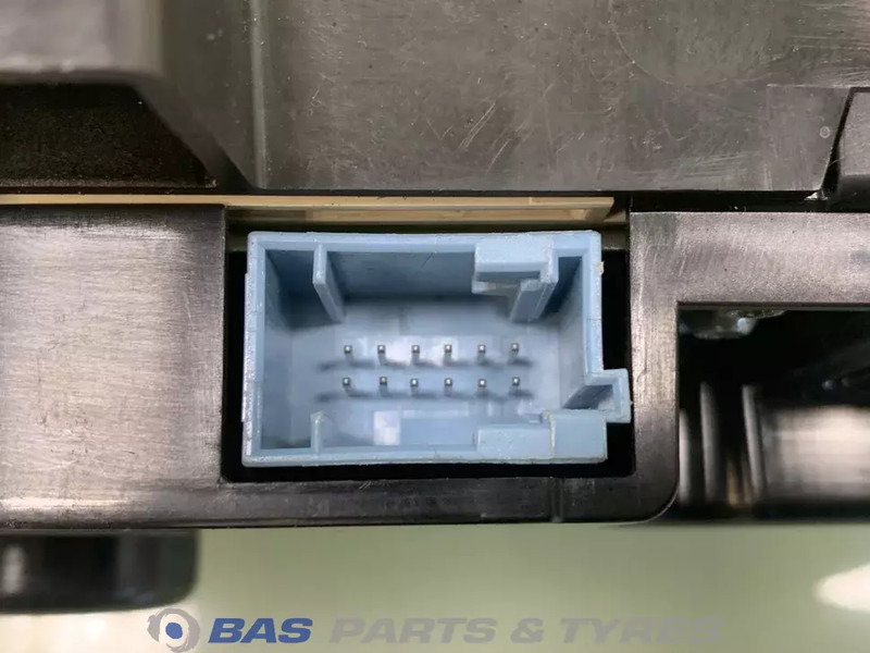 Volvo FH4 Instrumentenpaneel Volvo 21589170 - Dashboard for Truck: picture 4 Volvo FH4 Instrumentenpaneel Volvo 21589170 - Dashboard for Truck: picture 4