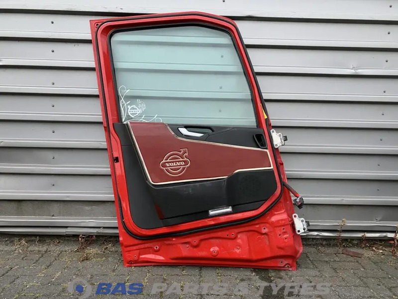 Volvo FH4 - Door and parts for Truck: picture 2 Volvo FH4 - Door and parts for Truck: picture 2