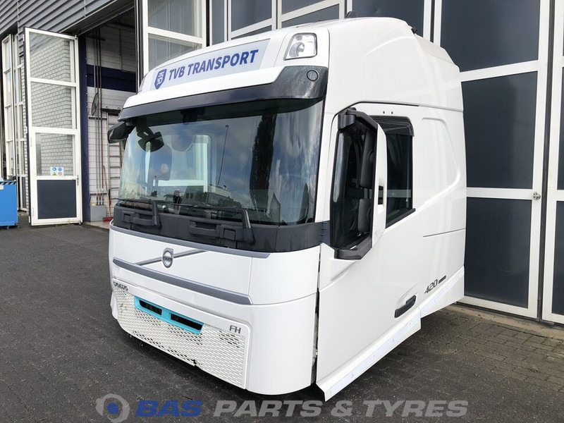 Volvo FH4 Volvo Globetrotter L2H2 82219166 - Cab and interior for Truck: picture 1 Volvo FH4 Volvo Globetrotter L2H2 82219166 - Cab and interior for Truck: picture 1