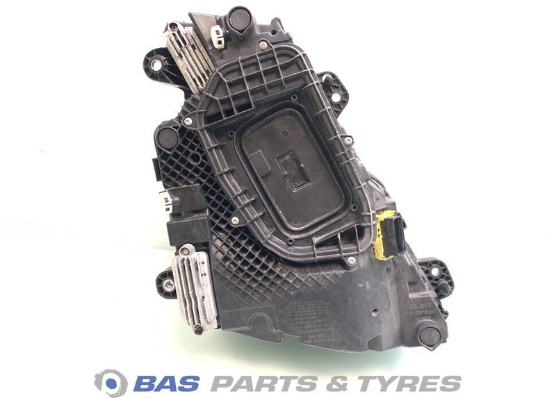 Volvo FH4B - Headlight for Truck: picture 3 Volvo FH4B - Headlight for Truck: picture 3