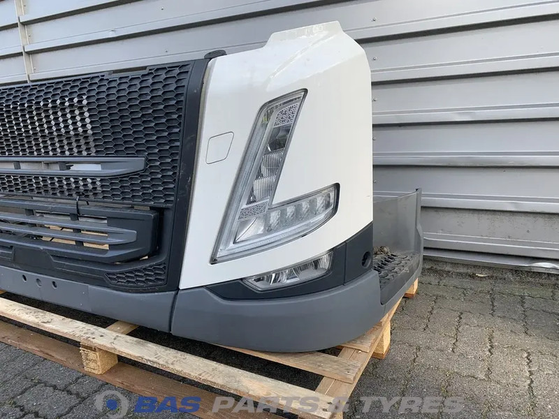 Volvo FM5 - Bumper for Truck: picture 2 Volvo FM5 - Bumper for Truck: picture 2