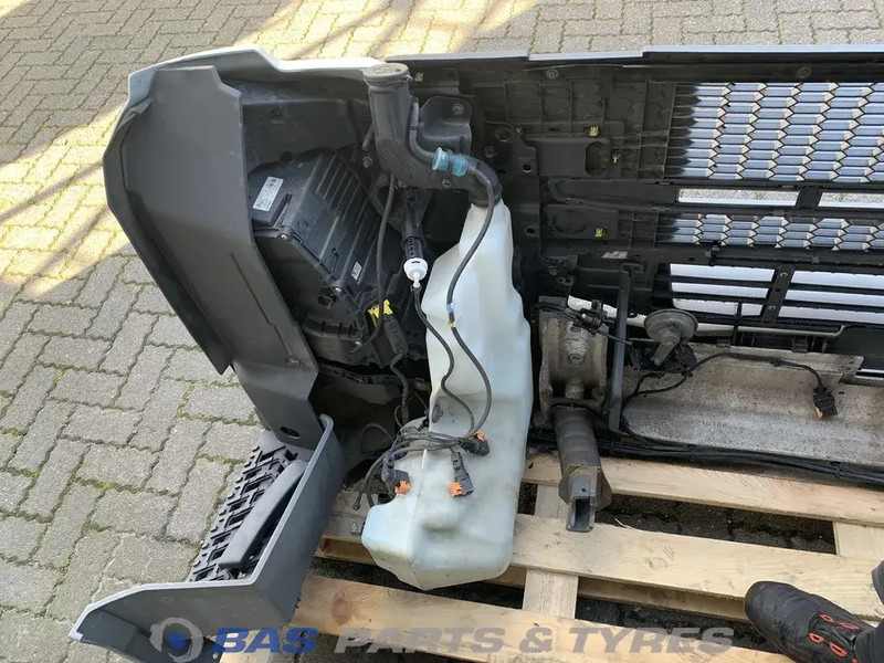 Volvo FM5 - Bumper for Truck: picture 4 Volvo FM5 - Bumper for Truck: picture 4