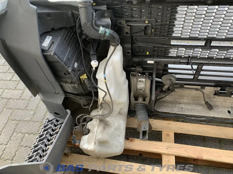 Volvo FM5 - Bumper for Truck: picture 4 Volvo FM5 - Bumper for Truck: picture 4