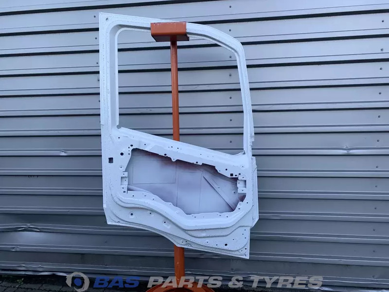Volvo FM5 Portier Links Volvo 84232860 - Door and parts for Truck: picture 2 Volvo FM5 Portier Links Volvo 84232860 - Door and parts for Truck: picture 2