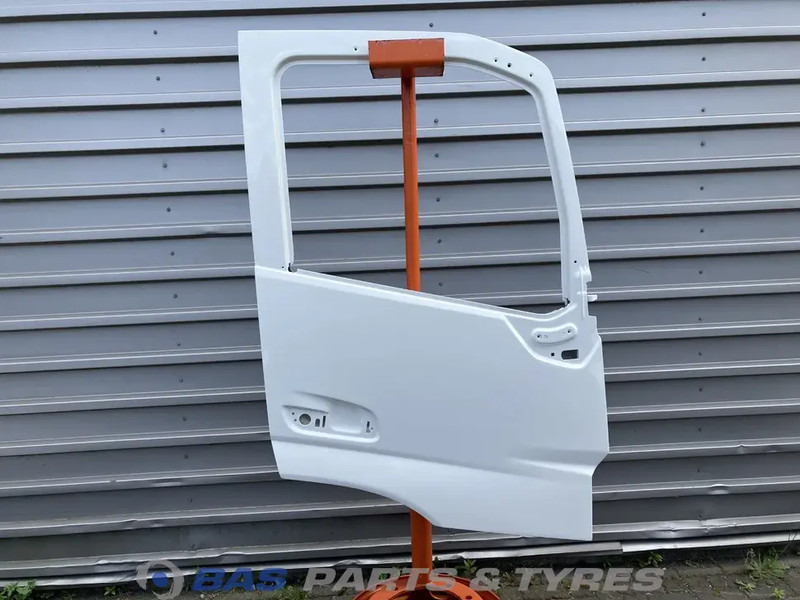 Volvo FM5 Portier Rechts Volvo 84235902 - Door and parts for Truck: picture 1 Volvo FM5 Portier Rechts Volvo 84235902 - Door and parts for Truck: picture 1