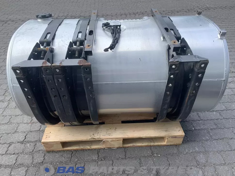 Volvo  - Fuel tank for Truck: picture 3 Volvo  - Fuel tank for Truck: picture 3