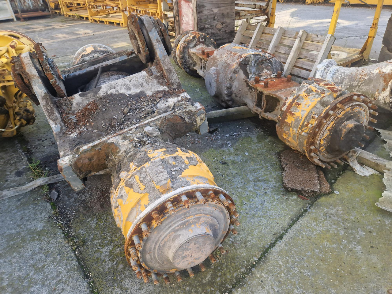 EJE DELANTERO Y TRASERO LIEBHERR L586 (2012) - Axle and parts for Construction machinery: picture 1 EJE DELANTERO Y TRASERO LIEBHERR L586 (2012) - Axle and parts for Construction machinery: picture 1