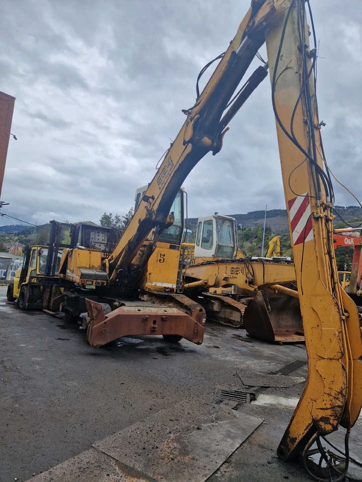 LIEBHERR A924C 675-10581 (2002) - Material handler: picture 3 LIEBHERR A924C 675-10581 (2002) - Material handler: picture 3