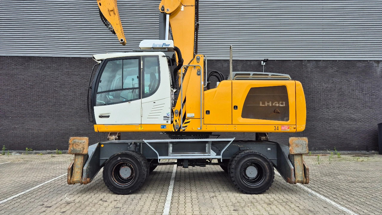 LIEBHERR LH40M - Material handler: picture 4 LIEBHERR LH40M - Material handler: picture 4