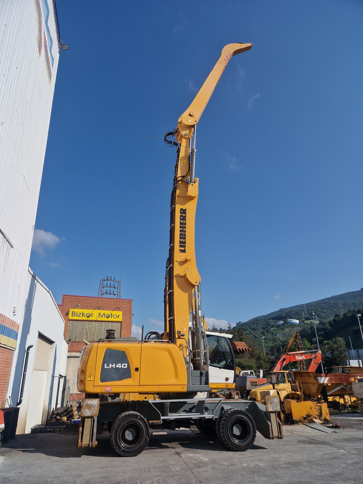 LIEBHERR LH40M - Material handler: picture 1 LIEBHERR LH40M - Material handler: picture 1