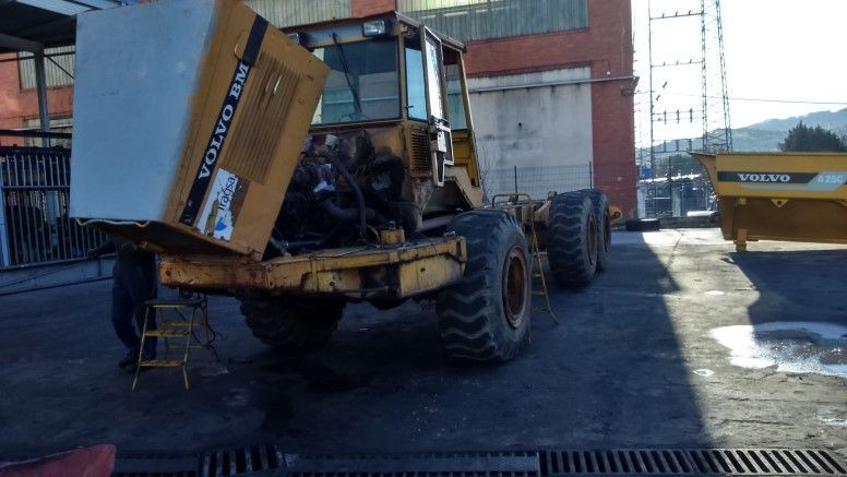 VOLVO A25B (1992) - Articulated dump truck: picture 1 VOLVO A25B (1992) - Articulated dump truck: picture 1