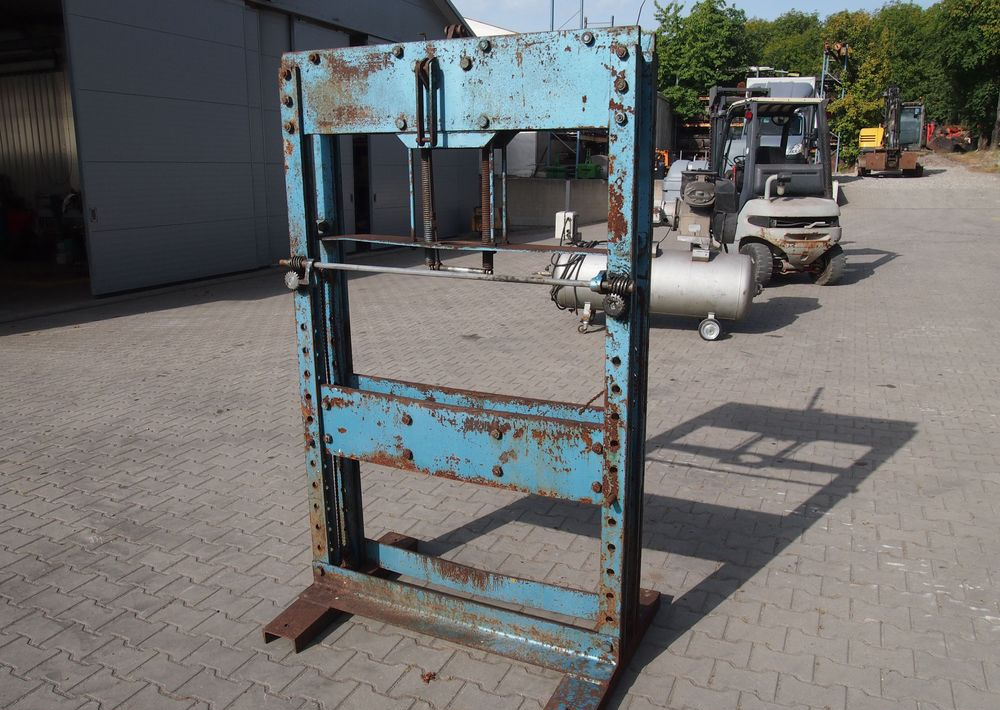 Wyposażenie Inna FOG p130 50T Prasa hydrauliczna FOG 50T - Attachment: picture 5 Wyposażenie Inna FOG p130 50T Prasa hydrauliczna FOG 50T - Attachment: picture 5