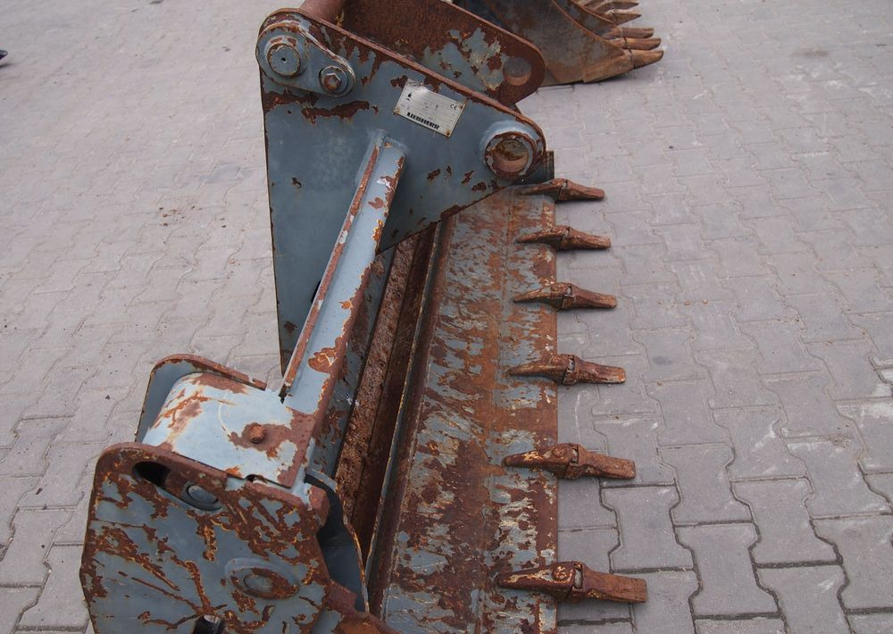 Wyposażenie Liebherr Liebherr 190 Łyżka Liebherr 3W1 - Attachment: picture 4 Wyposażenie Liebherr Liebherr 190 Łyżka Liebherr 3W1 - Attachment: picture 4