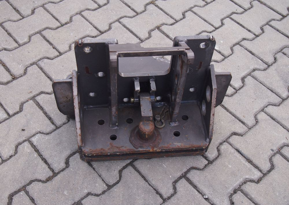 Części do Ciągnika Massey Ferguson MF 3000, 6000 Zaczep dolny do MF 3000, 3100, 6000, - Body and exterior for Agricultural machinery: picture 1 Części do Ciągnika Massey Ferguson MF 3000, 6000 Zaczep dolny do MF 3000, 3100, 6000, - Body and exterior for Agricultural machinery: picture 1