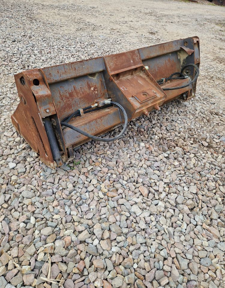 Koparka kołowa Mecalac MECALAC 4w1 lub 3w1  2012 Łyżka 4w1 Mecalac 10, 12 - Excavator bucket for Construction machinery: picture 1 Koparka kołowa Mecalac MECALAC 4w1 lub 3w1  2012 Łyżka 4w1 Mecalac 10, 12 - Excavator bucket for Construction machinery: picture 1