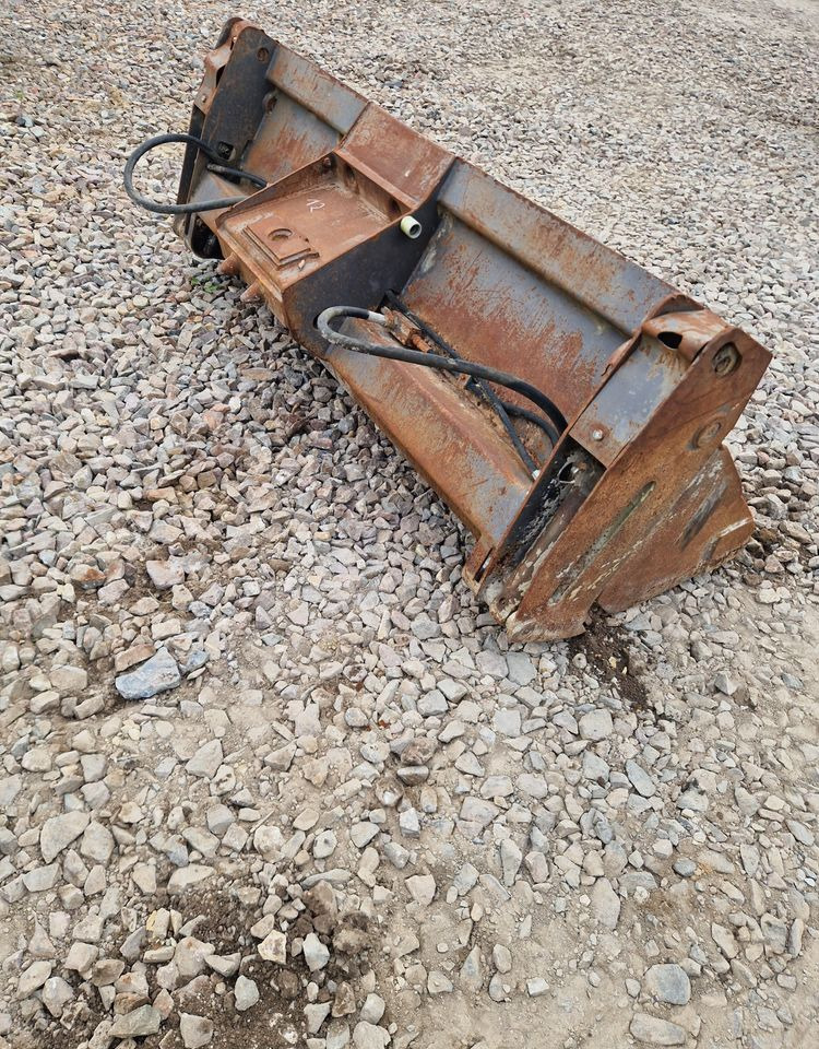 Koparka kołowa Mecalac MECALAC 4w1 lub 3w1  2012 Łyżka 4w1 Mecalac 10, 12 - Excavator bucket for Construction machinery: picture 4 Koparka kołowa Mecalac MECALAC 4w1 lub 3w1  2012 Łyżka 4w1 Mecalac 10, 12 - Excavator bucket for Construction machinery: picture 4