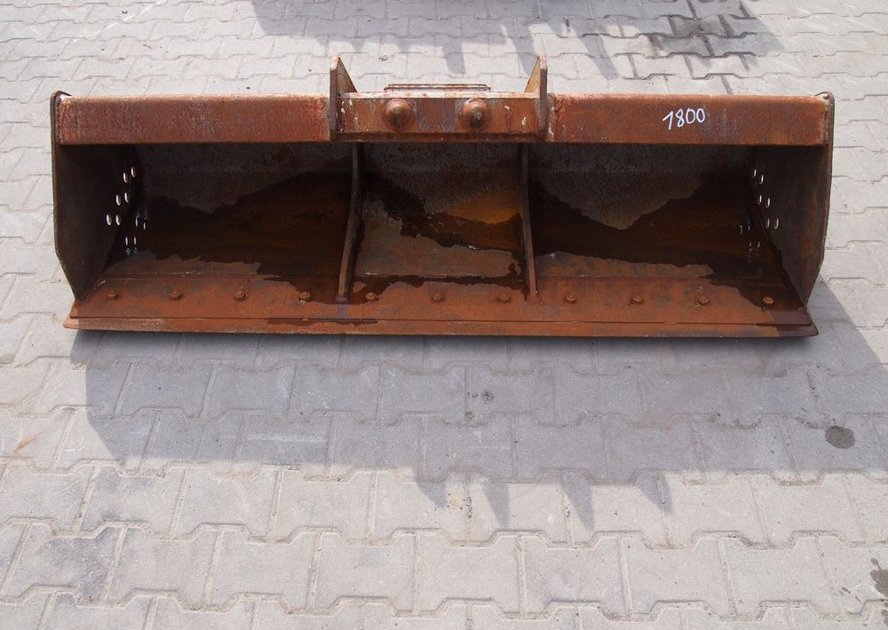 Łyżka skarpowa (skarpówka) Mecalac Mecalac 10, 12   Łyżka skarpowa (skarpówka) 1,8m - Excavator bucket: picture 2 Łyżka skarpowa (skarpówka) Mecalac Mecalac 10, 12   Łyżka skarpowa (skarpówka) 1,8m - Excavator bucket: picture 2