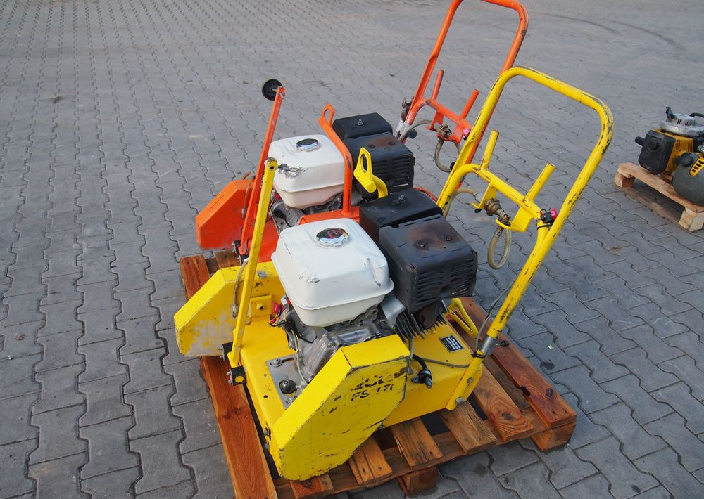Piła do cięcia GOLZ FS 170 2006 PIŁA DO CIĘCIA asfaltu i betonu - Construction equipment: picture 4 Piła do cięcia GOLZ FS 170 2006 PIŁA DO CIĘCIA asfaltu i betonu - Construction equipment: picture 4