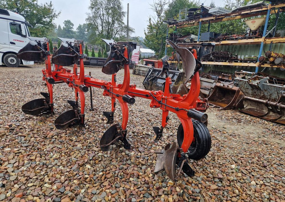 Pług obrotowy GREGOIRE-BESSON  2002 Pług 4 skibowy obrotowy Gregoire-Besson - Plough: picture 2 Pług obrotowy GREGOIRE-BESSON  2002 Pług 4 skibowy obrotowy Gregoire-Besson - Plough: picture 2