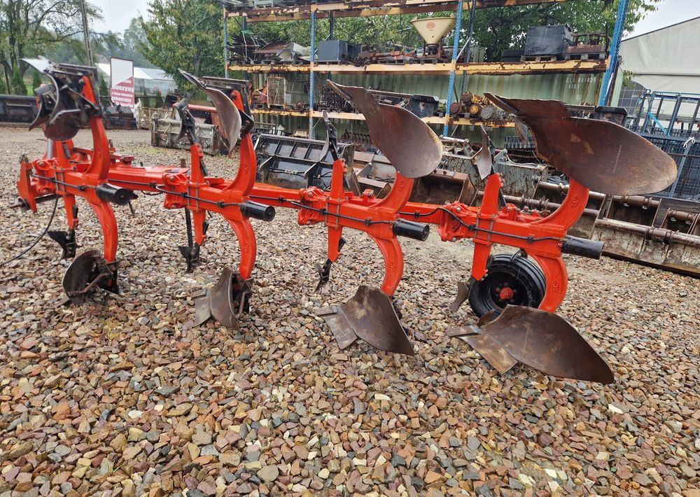 Pług obrotowy GREGOIRE-BESSON  2002 Pług 4 skibowy obrotowy Gregoire-Besson - Plough: picture 3 Pług obrotowy GREGOIRE-BESSON  2002 Pług 4 skibowy obrotowy Gregoire-Besson - Plough: picture 3