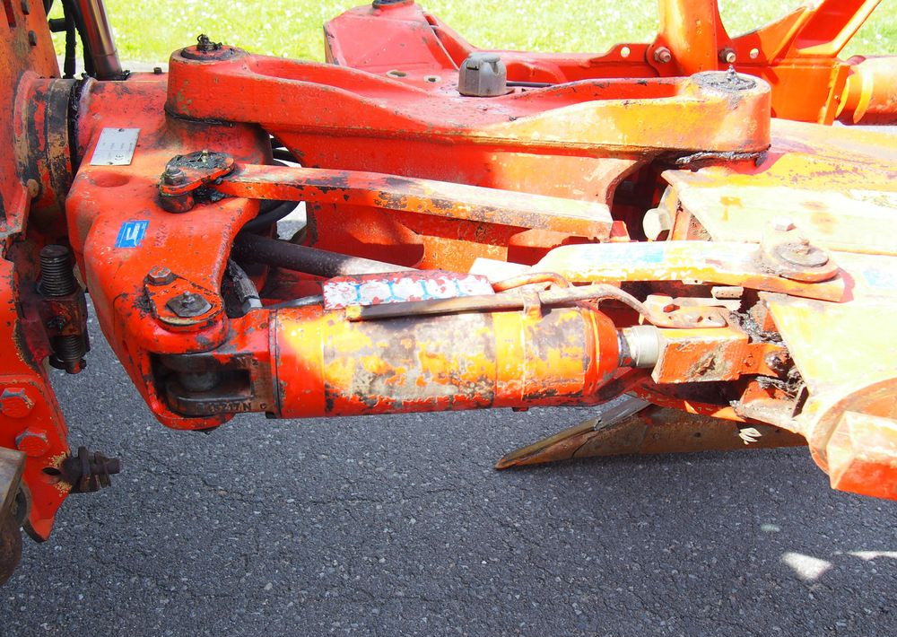 Pług obrotowy Kuhn Kuhn Vari-Master 150 4+1 Pług obracany Kuhn Vari-Master 150 4+1 - Plough: picture 2 Pług obrotowy Kuhn Kuhn Vari-Master 150 4+1 Pług obracany Kuhn Vari-Master 150 4+1 - Plough: picture 2