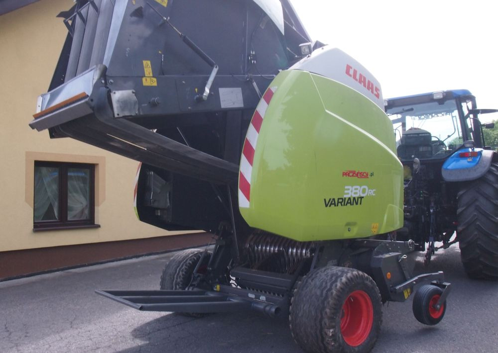 Prasa Claas VARIANT 380 RC 2014 Prasa rolująca z nożami i opuszczana podłoga - Round baler: picture 5 Prasa Claas VARIANT 380 RC 2014 Prasa rolująca z nożami i opuszczana podłoga - Round baler: picture 5